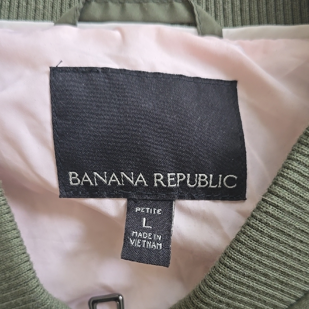 Banana Republic Green Quilted Bomber Jacket with Ribbed Trim - Picture 2 of 4